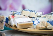 How to Make DIY Natural Make-Up